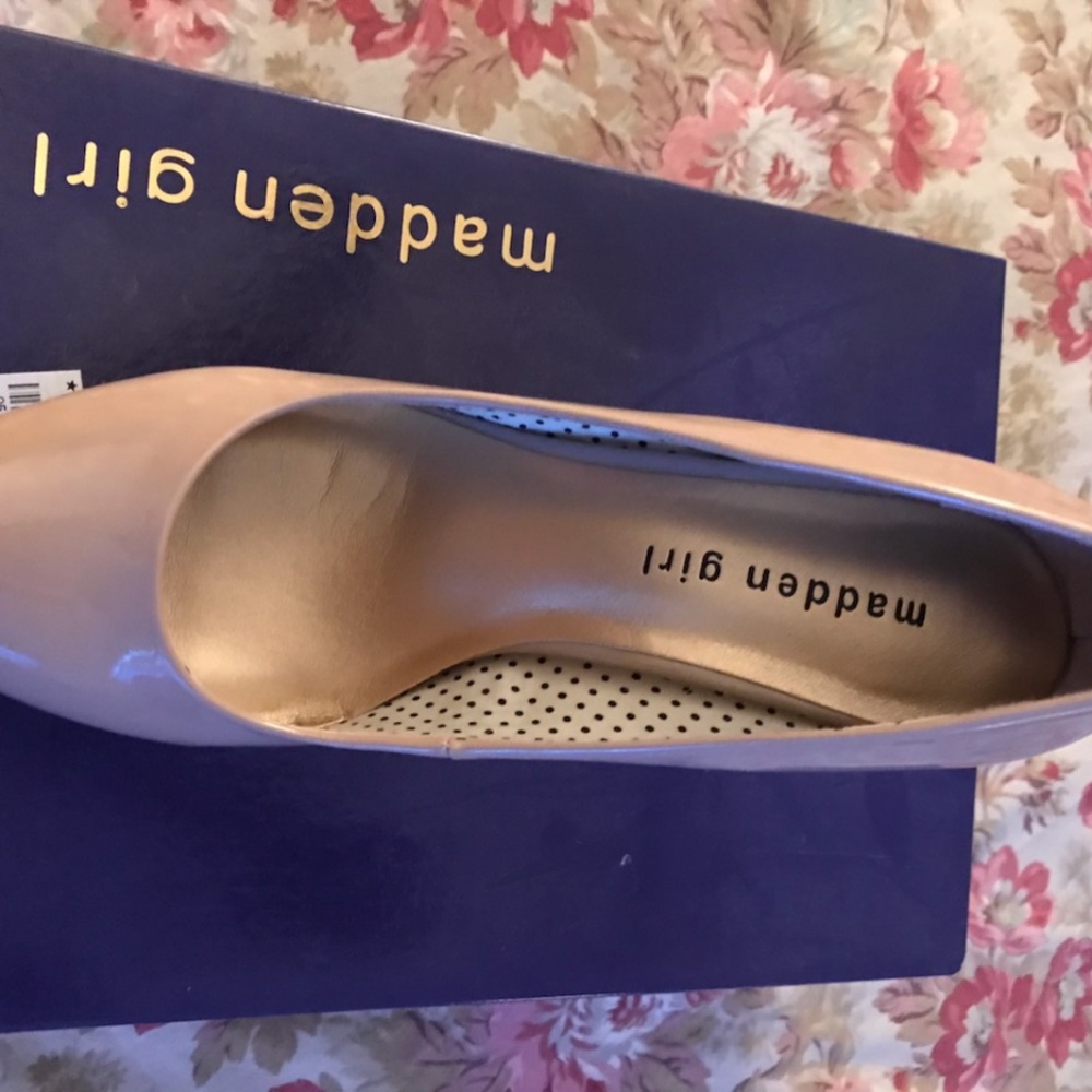 Steve Madden Beige Patent Leather Heels